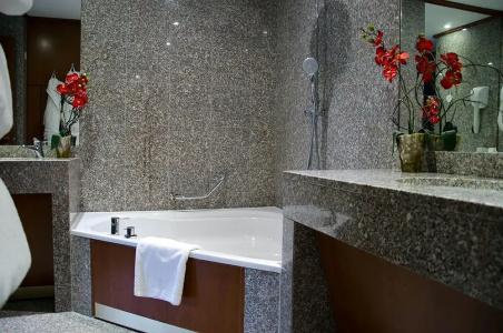 Goldstar  & Suites - 29