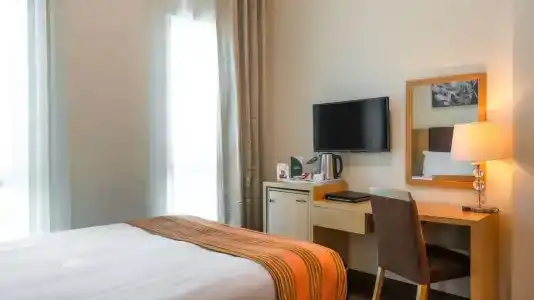 Tamani Marina & - 42