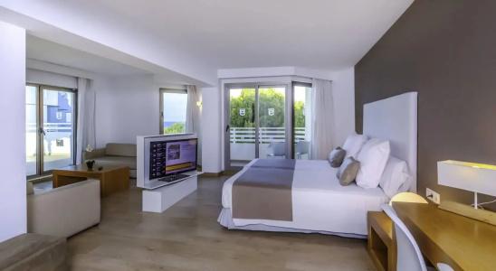 Playa Esperanza Suites - 63