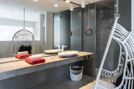 West East Suites - 14