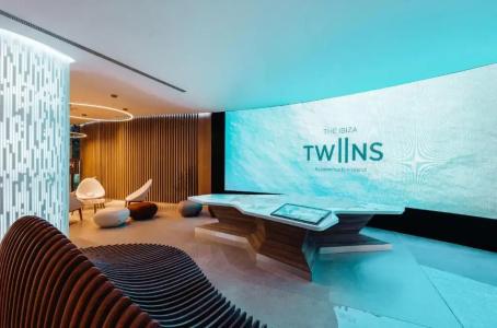 The Ibiza Twiins - 4* Sup - 24
