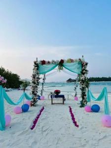 Crown Beach Maldives - 22