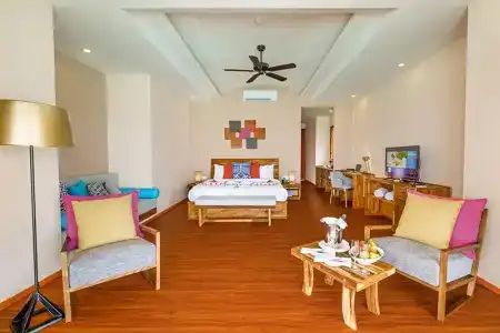 Kudafushi Resort & Spa - 57