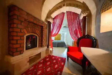 Holiday Cave - 121