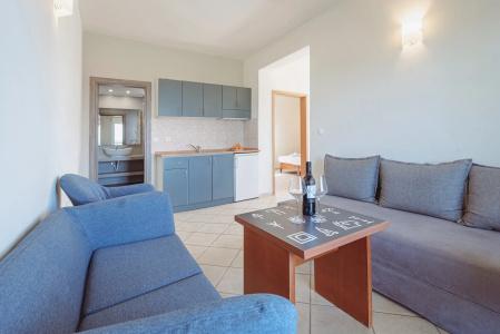 Ampelia Studios - 50