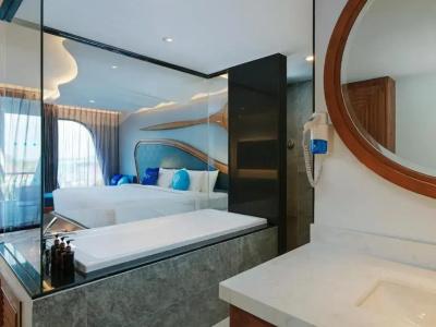 The Oceanic Sportel - Sha Extra Plus - 10