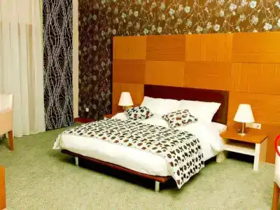 Grand Nur Plaza - 18