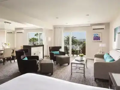 Hyatt Regency - 67
