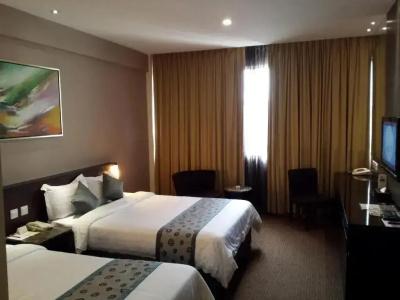 Royal (SG Clean, Staycation Approved) - 51