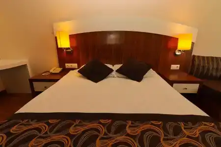 Throne Beach Resort & Spa - 50