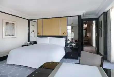 The Peninsula - 48