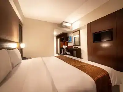Yulia Beach Inn Kuta - 72