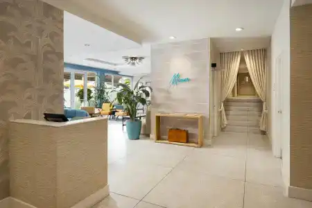 Hampton Inn Miami Beach - Mid Beach - 1