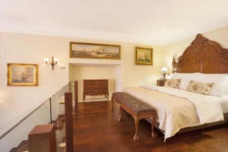 Iron Gate & Suites - 74