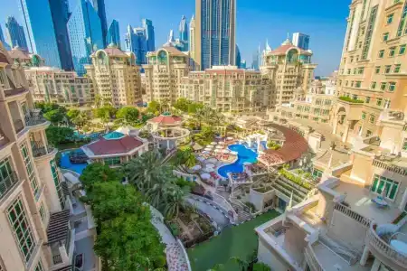 Swissôtel Al Murooj Dubai - 1