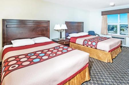Super 8 by Wyndham/Airport - 10