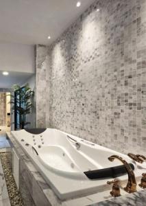 Cocohut Beach Resort & Spa - 41