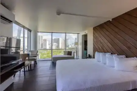 LaCroix Waikiki - 7