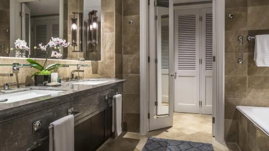 Four Seasons Singapore (SG Clean, Staycation Approved) - 45