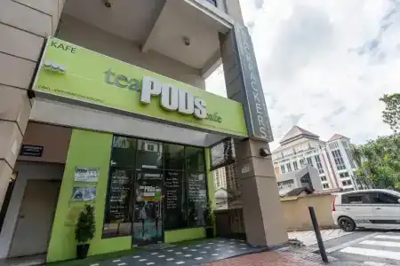 Pods The Backpackers Home & Cafe, - 0