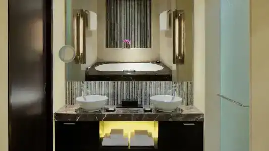 Grand Hyatt Abu Dhabi & Residences Emirates Pearl - 102