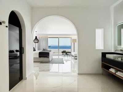 Kouros & Suites - 75