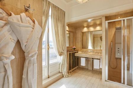 Hôtel Raphael - 109