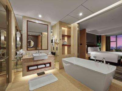 Hilton Shanghai Hongqiao - 77