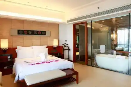 Pullman Oceanview Sanya Bay Resort & Spa - 12