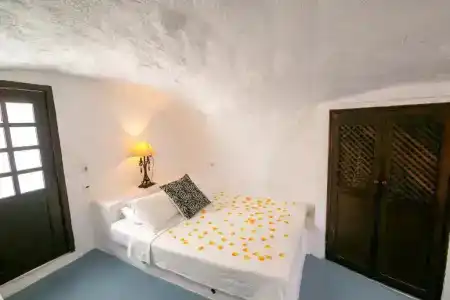 Alexander's Suites - 57