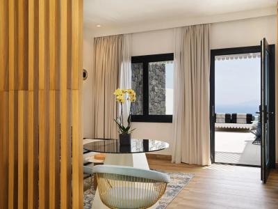 Cresanto Luxury Suites - 122
