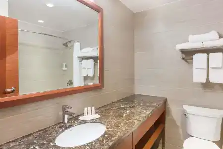 Ramada by Wyndham Flushing - 20
