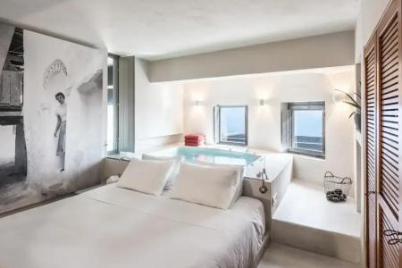 West East Suites - 107