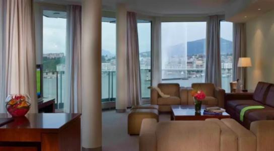 Fairmont Grand Geneva - 64
