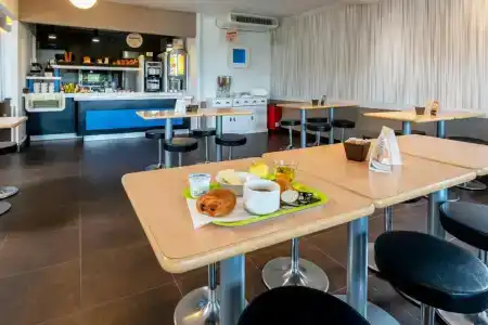 ibis budget Toulouse Cité de l'Espace 1 - 11
