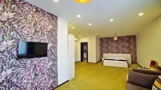 Mardi Plaza - 51
