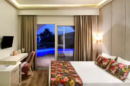 Alexandra Beach Spa Resort - 39