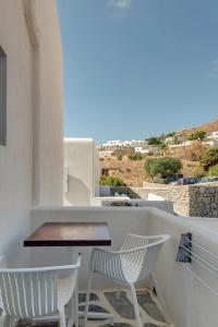 Makis Place - 57