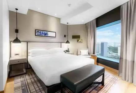 Hilton - 64