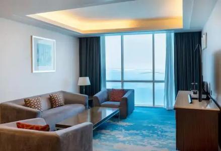 Hilton - 53