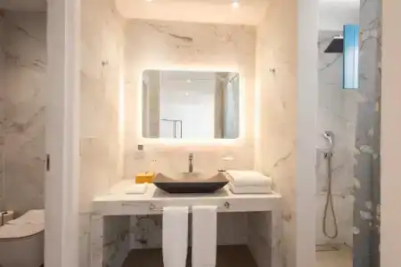 Aeifos Boutique - 37