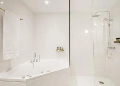 Midmost by Majestic Hotel Group - 56