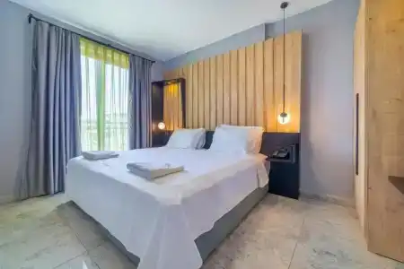 Aria Riva Apart - 90