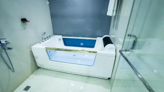 Arman Juffair Mall - 55