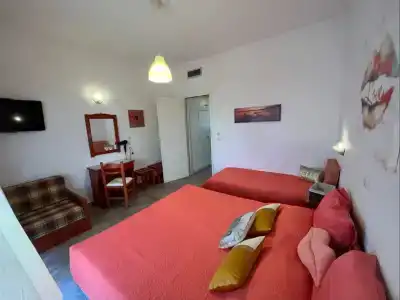 Victor Eleni - 27