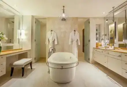 Hilton - 62