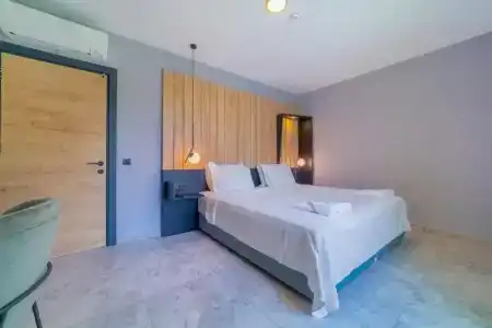 Aria Riva Apart - 100