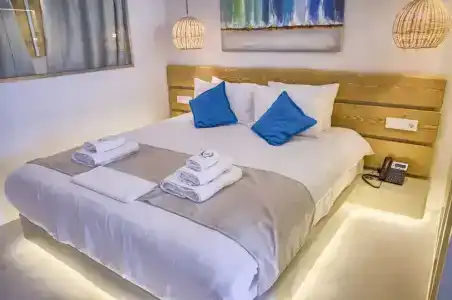 Alia Luxury Suites - 80
