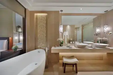 The Ritz-Carlton - 31