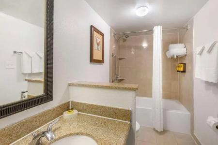 Best Western Plus El Paso Airport & Conference Center - 15